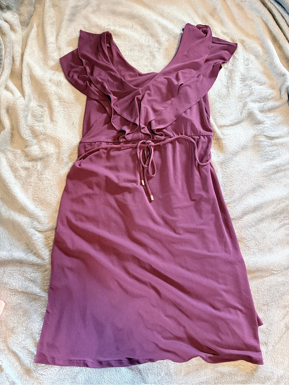 Jessica Simpson Materniry Ruffled V-Neck Midi Dress in Plum